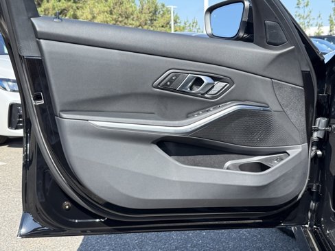 Used 2025 BMW 330i Sedan w/ Convenience Package image 17