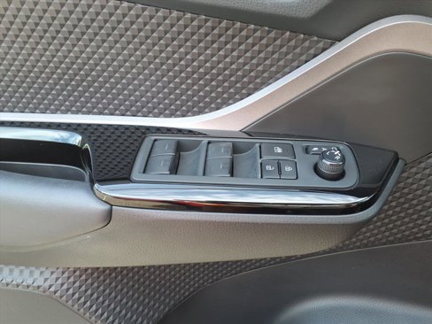 Used 2022 Toyota C-HR Nightshade image 12