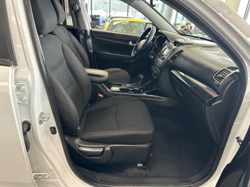 Used 2014 Kia Sorento LX image 31