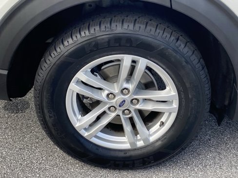 Used 2020 Ford Explorer XLT w/ Equipment Group 202A image 29
