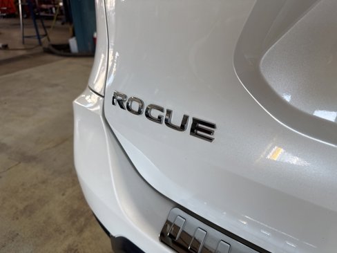 Used 2017 Nissan Rogue SV image 10