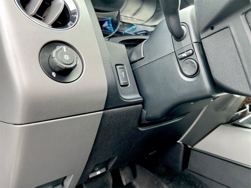 Used 2017 Ford Expedition Platinum image 16