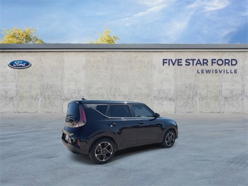 Used 2025 Kia Soul EX image 4