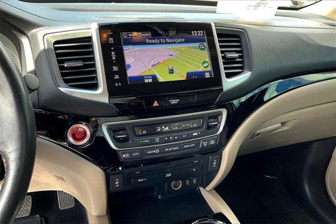 Used 2018 Honda Pilot Touring image 27