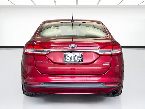 Used 2017 Ford Fusion SE w/ Fusion SE Technology Package image 5