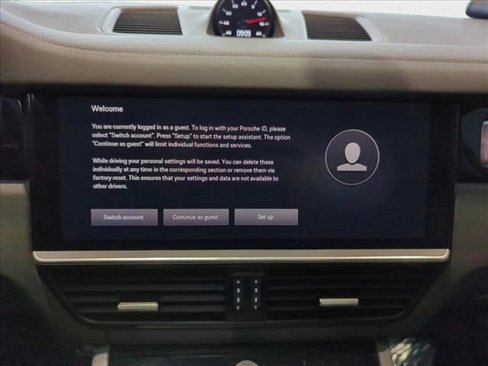 Used 2023 Porsche Cayenne Turbo image 13