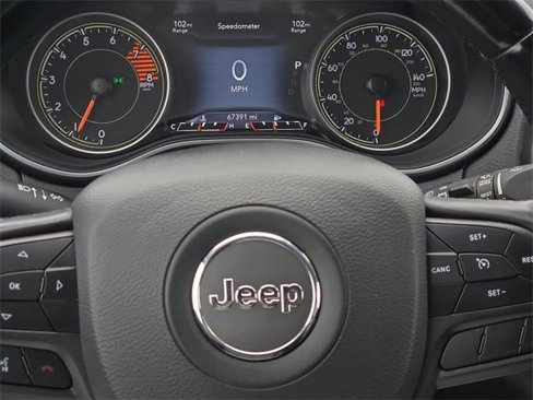 Used 2021 Jeep Cherokee Trailhawk w/ Comfort/Convenience Group image 27