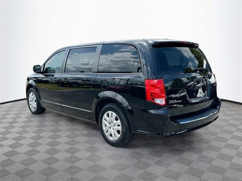 Used 2018 Dodge Grand Caravan SE w/ UConnect Hands-Free Group image 5