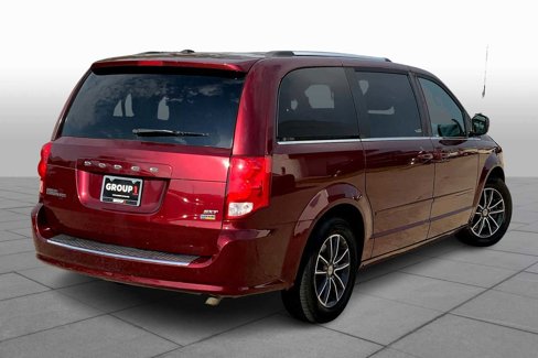 Used 2017 Dodge Grand Caravan SXT image 12