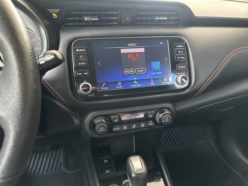 Used 2021 Nissan Kicks SR image 24