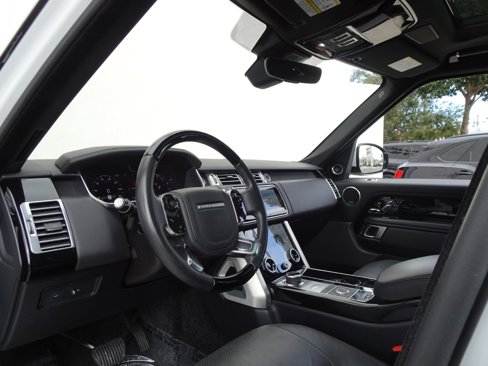 Used 2020 Land Rover Range Rover HSE image 12