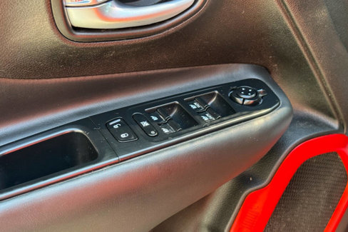 Used 2017 Jeep Renegade Trailhawk image 17