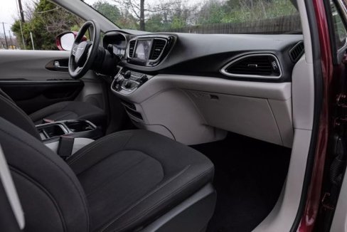 Used 2018 Chrysler Pacifica Touring Plus w/ Tire & Wheel Group image 18