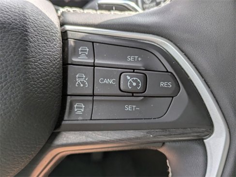Certified 2023 Jeep Grand Cherokee Limited image 15