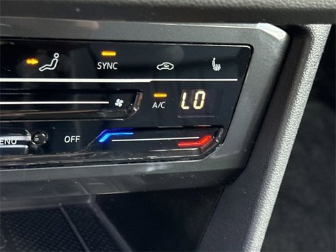 Used 2022 Volkswagen Tiguan SE image 19