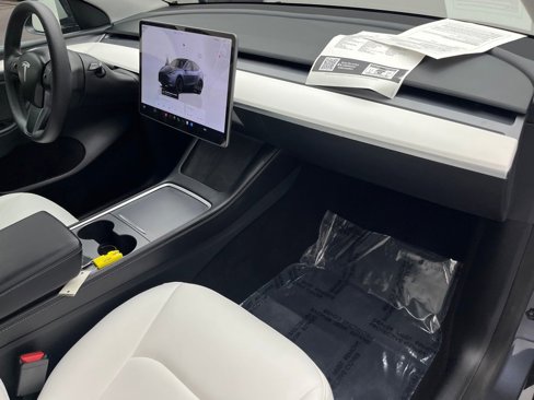 Used 2023 Tesla Model Y Performance image 34
