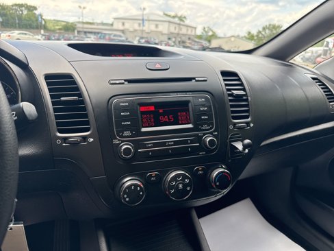 Used 2016 Kia Forte LX image 22