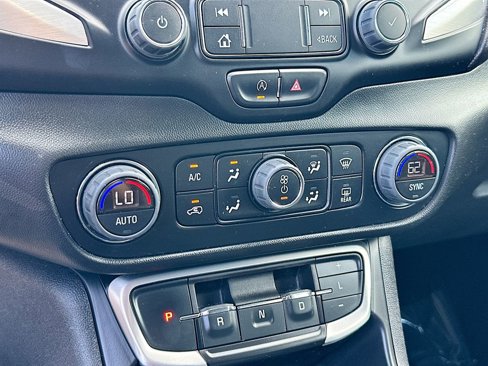 Certified 2023 GMC Terrain SLT image 16