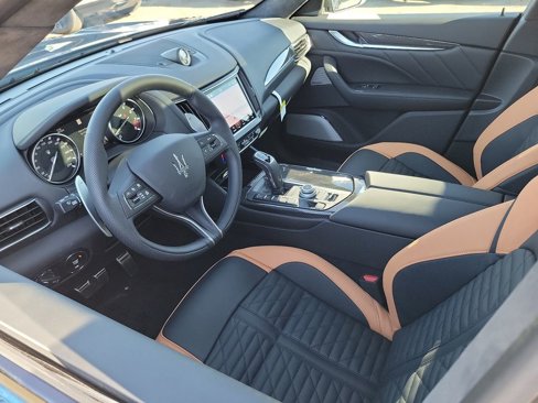 New 2024 Maserati Levante Trofeo image 4