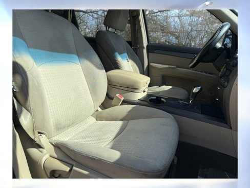 Used 2009 Kia Borrego LX image 14