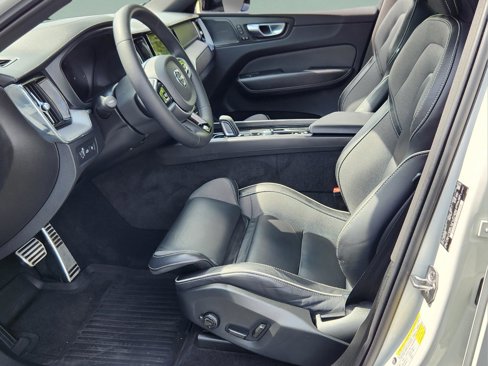 Used 2022 Volvo XC60 T8 R-Design w/ Advanced Package image 9