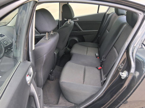 Used 2013 MAZDA MAZDA3 i SV image 13