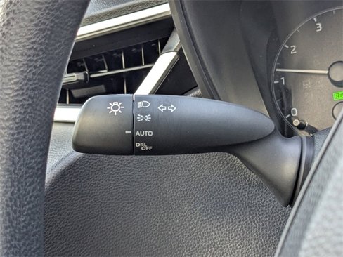 Used 2024 Toyota Corolla LE image 31