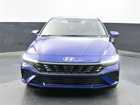 Used 2024 Hyundai Elantra SEL w/ Convenience Package image 2