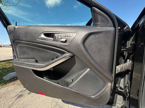 Used 2019 Mercedes-Benz GLA 250 image 12