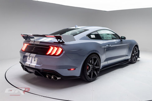 Used 2022 Ford Mustang Shelby GT500 w/ Carbon Fiber Track Pack image 3