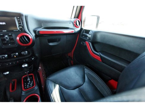 Used 2018 Jeep Wrangler Unlimited Sahara image 12