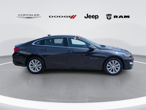 Used 2023 Chevrolet Malibu LT image 2
