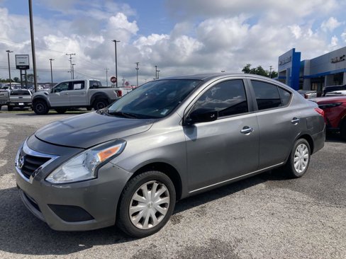 Used 2016 Nissan Versa SV image 5