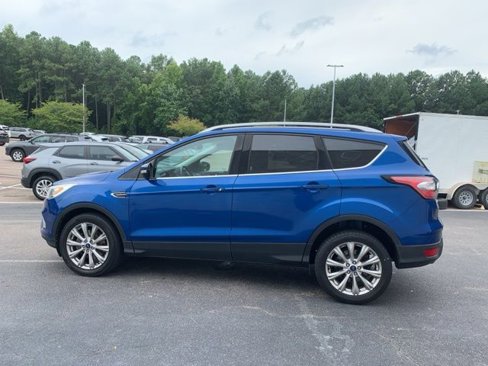 Used 2017 Ford Escape Titanium image 4