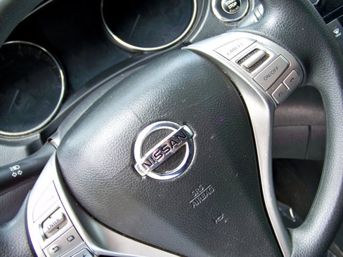 Used 2015 Nissan Rogue SV image 28