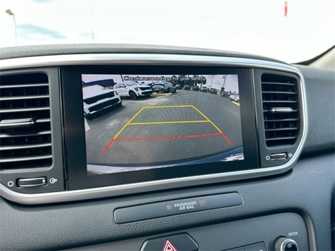 Used 2022 Kia Sportage LX image 19