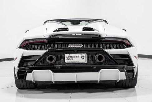 Used 2022 Lamborghini Huracan EVO image 4