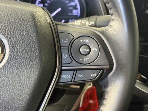 Used 2021 Toyota Camry SE image 25