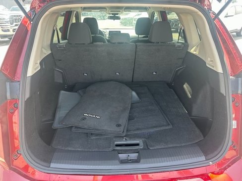 Used 2024 Nissan Rogue S image 11