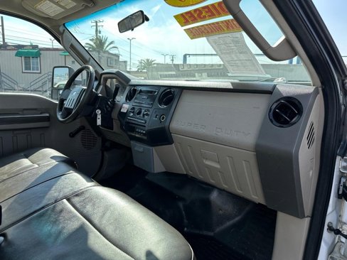 Used 2010 Ford F550 2WD Regular Cab Super Duty image 28