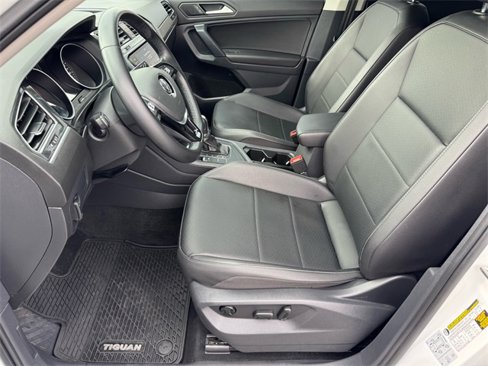 Certified 2019 Volkswagen Tiguan SE image 8