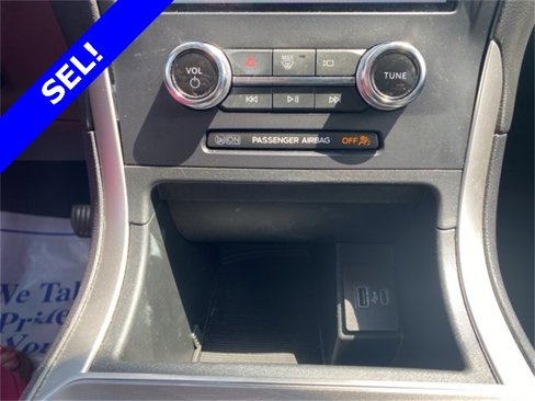 Used 2024 Ford Edge SEL image 26