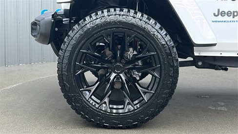 Used 2024 Jeep Wrangler Unlimited w/ Convenience Group image 10