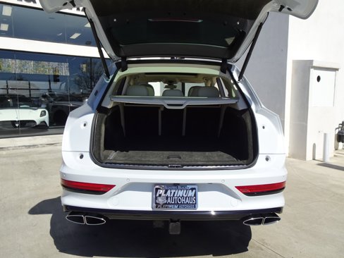 Used 2021 Bentley Bentayga image 7