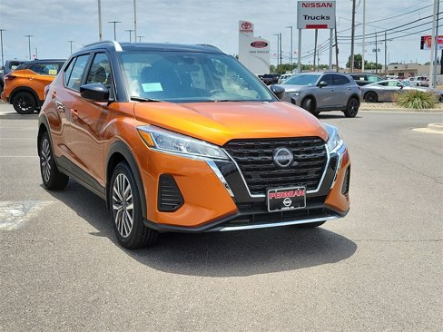 New 2024 Nissan Kicks SV image 2