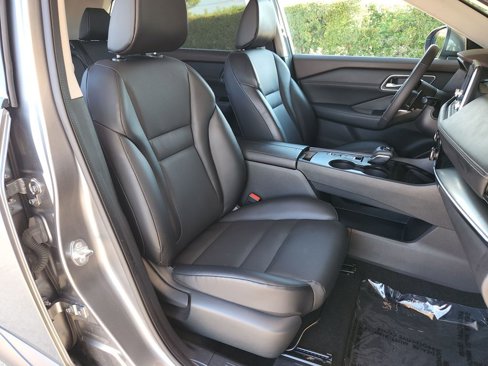 Certified 2021 Nissan Rogue SV w/ Premium Package image 15