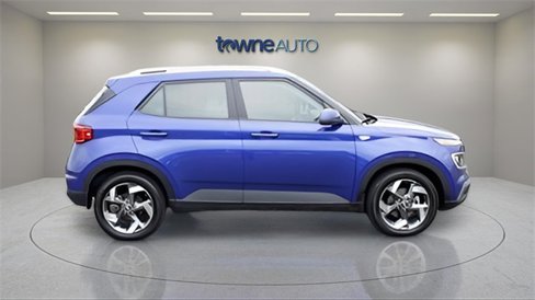 Used 2022 Hyundai Venue Limited image 8