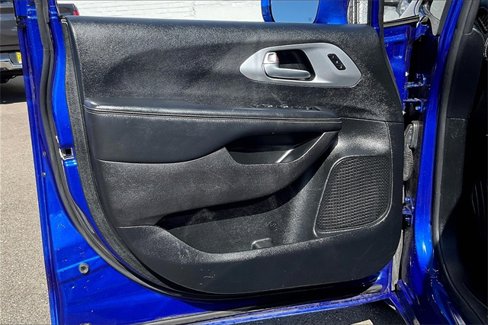 Used 2019 Chrysler Pacifica Limited image 23