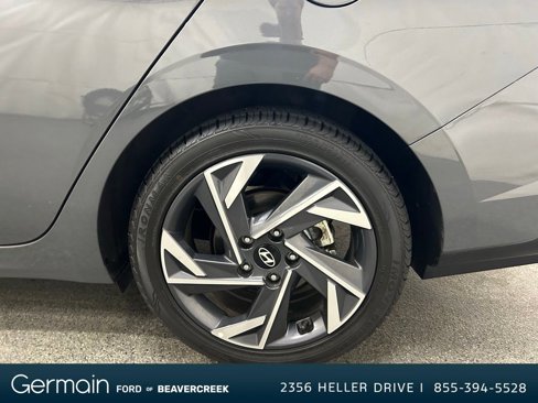 Used 2024 Hyundai Elantra Limited image 12