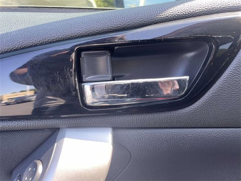Used 2018 Mitsubishi Eclipse Cross SE image 17